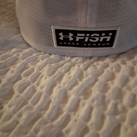 Under Armour Hat. New with tags. Size M/L. - Picture 4 of 4